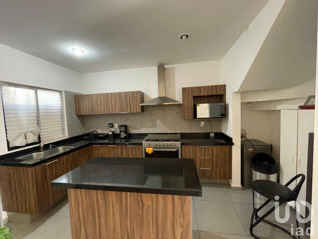 CASA EN RENTA AMUEBLADA EN PRIVADA ZERE, SLP