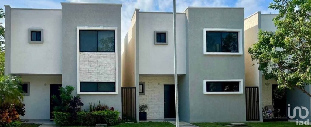 CASA EN VENTA CON MUROS SEPARADOS EN EL POLIGONO SUR DE CANCÚN