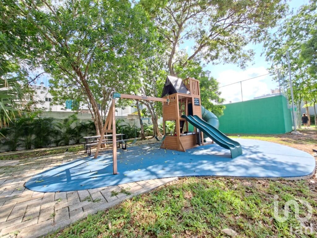CASA EN VENTA CON MUROS SEPARADOS EN EL POLIGONO SUR DE CANCÚN