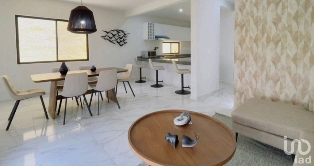 CASA EN VENTA CON MUROS SEPARADOS EN EL POLIGONO SUR DE CANCÚN