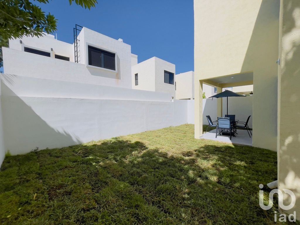 CASA EN VENTA CON MUROS SEPARADOS EN EL POLIGONO SUR DE CANCÚN