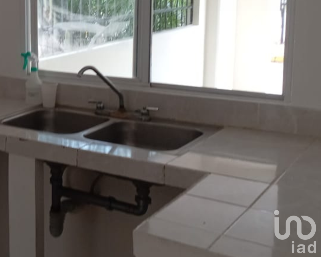 Hermosa Casa de 2 Niveles dentro de Fraccionamiento en Playa del Carmen, Quintana Roo