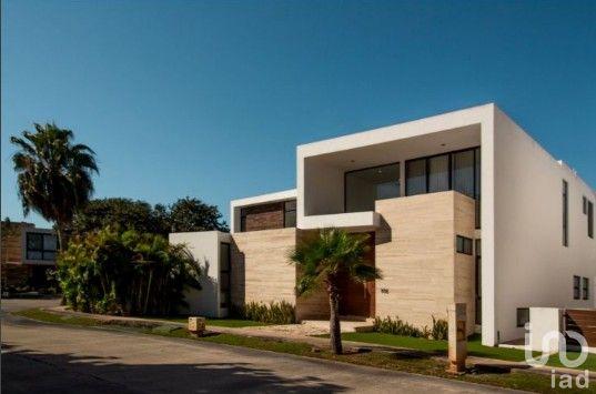 CASA EN EXCLUSIVA PRIVADA DEL YUCATAN COUNTRY CLUB