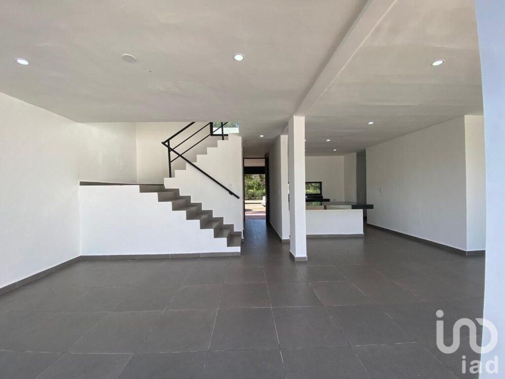 HERMOSA CASA, PRIVADA MANANTIALES DEL MAYAB, CONKAL, YUCATAN