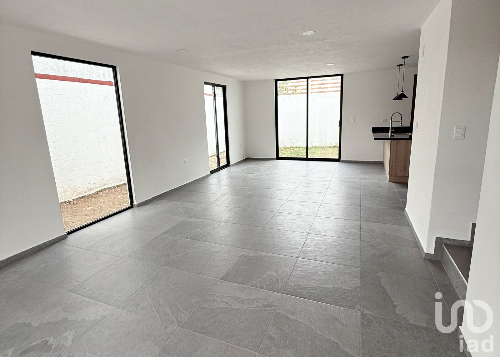 Casa nueva en venta en Tlaxcalancingo con jardín privado y seguridad