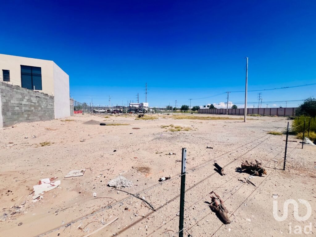 Se vende terreno en excelente ubicacion Juan Pablo II y Arizona