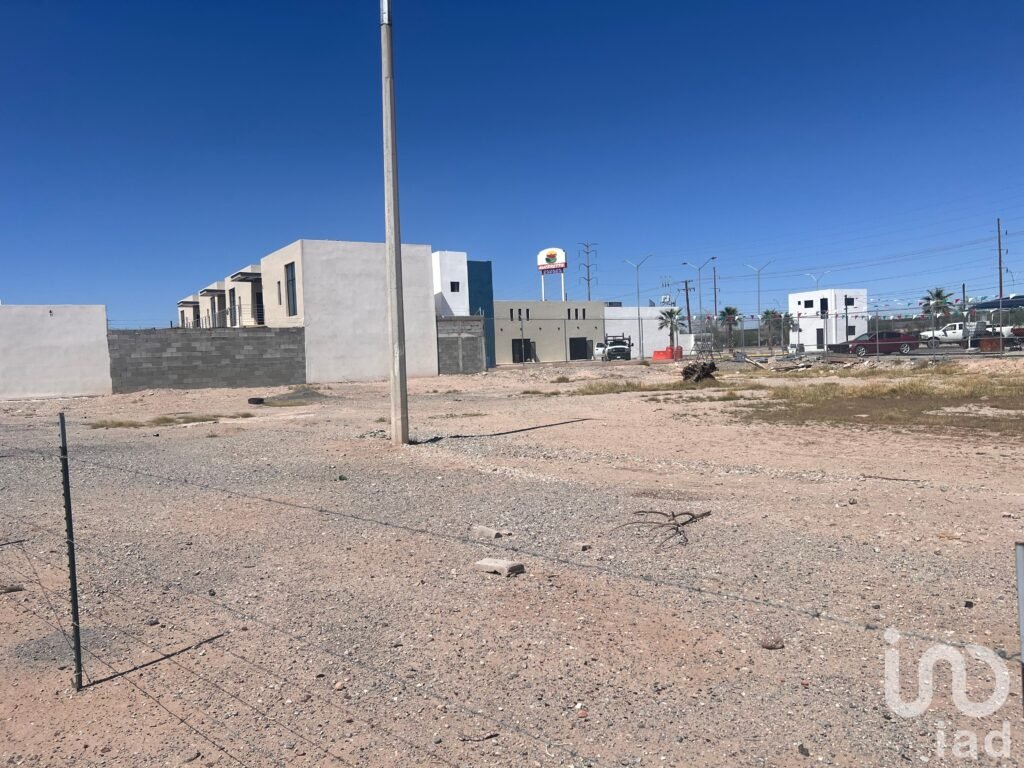 Se vende terreno en excelente ubicacion Juan Pablo II y Arizona