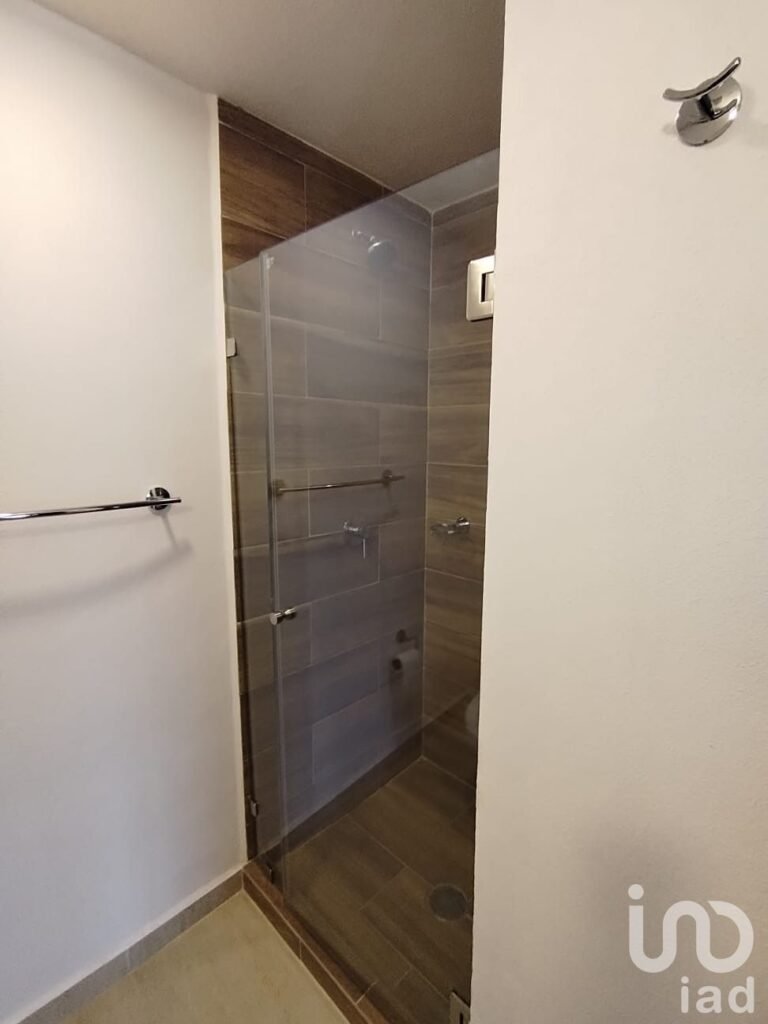 DEPARTAMENTO EN RENTA EN TRIADA EN ZONA ESMERALDA