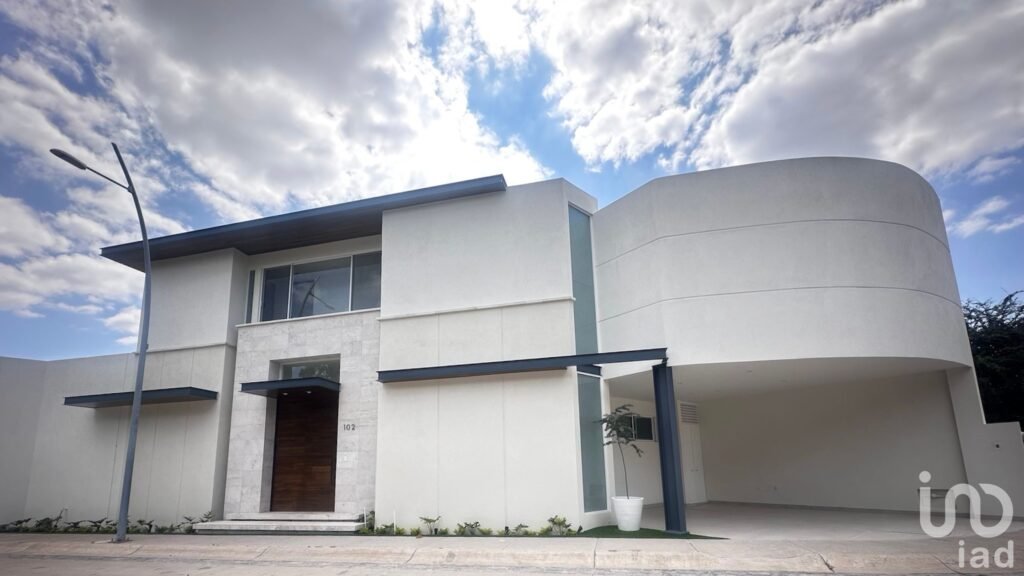 SE VENDE CASA  NUEVA EN LORETTA  I  AL NORPONIENTE DE AGUASCALIENTES