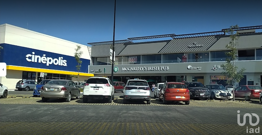 Locales Comerciales en Renta en Plaza Pradea Cerca de CU