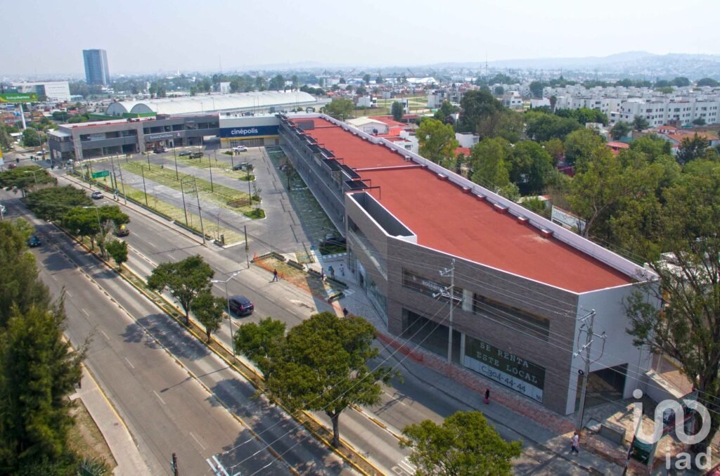 Locales Comerciales en Renta en Plaza Pradea Cerca de CU