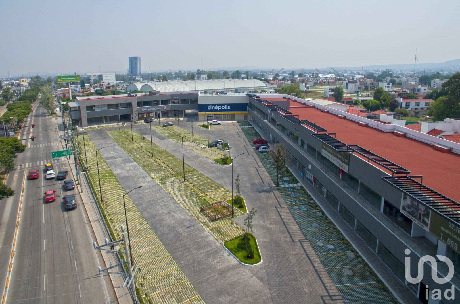 Locales Comerciales en Renta en Plaza Pradea Cerca de CU