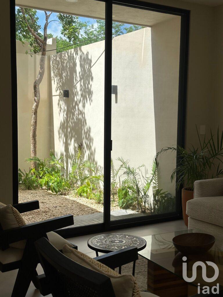 CASA EN VENTA EQUIPADA EN TEMOZON NORTE