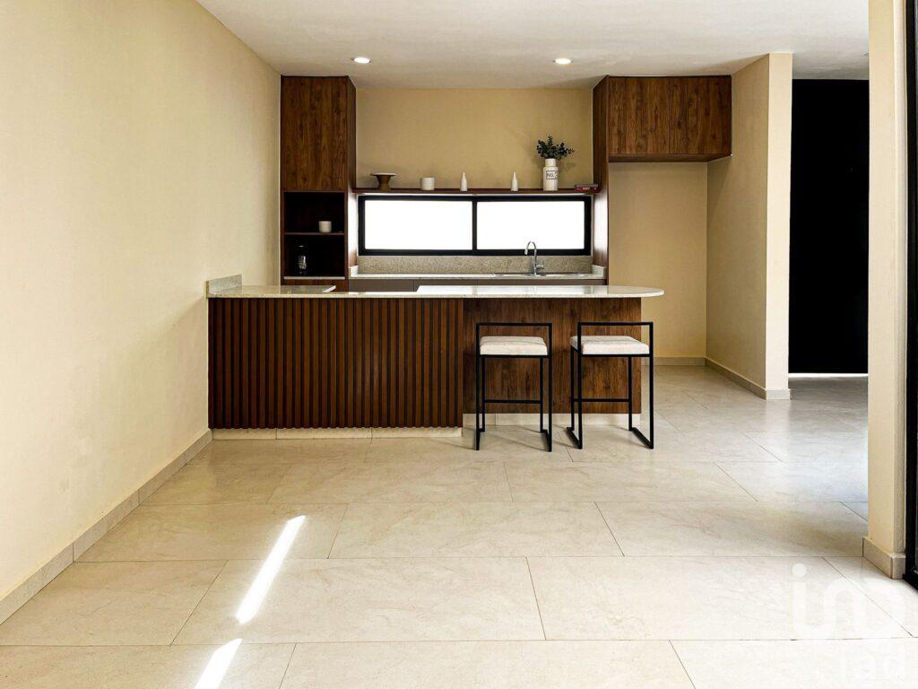 CASA EN VENTA EQUIPADA EN TEMOZON NORTE