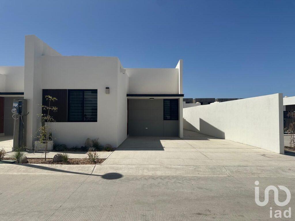 CASA EN VENTA EN FRACCIONAMIENTO PRIVADO