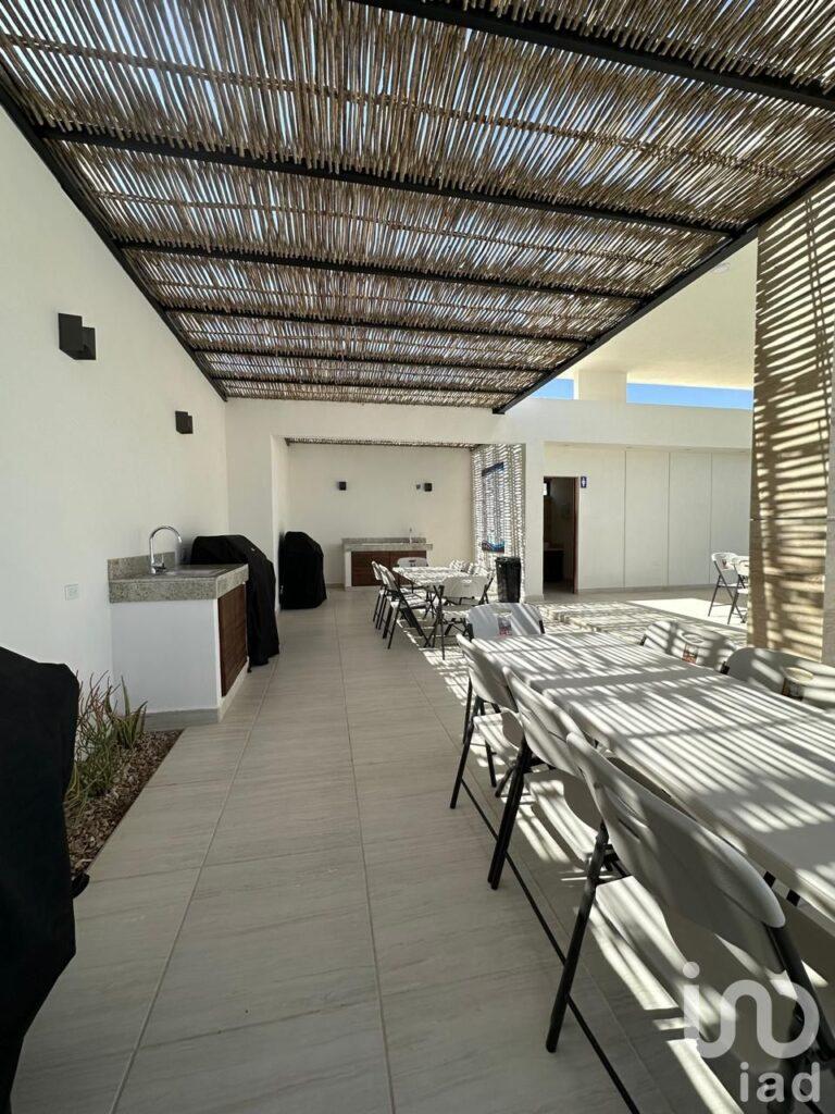 CASA EN VENTA EN FRACCIONAMIENTO PRIVADO