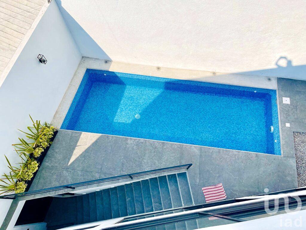 Casa Nueva con Alberca y Jacuzzi, en Fraccionamiento Las Brisas de Cuernavaca