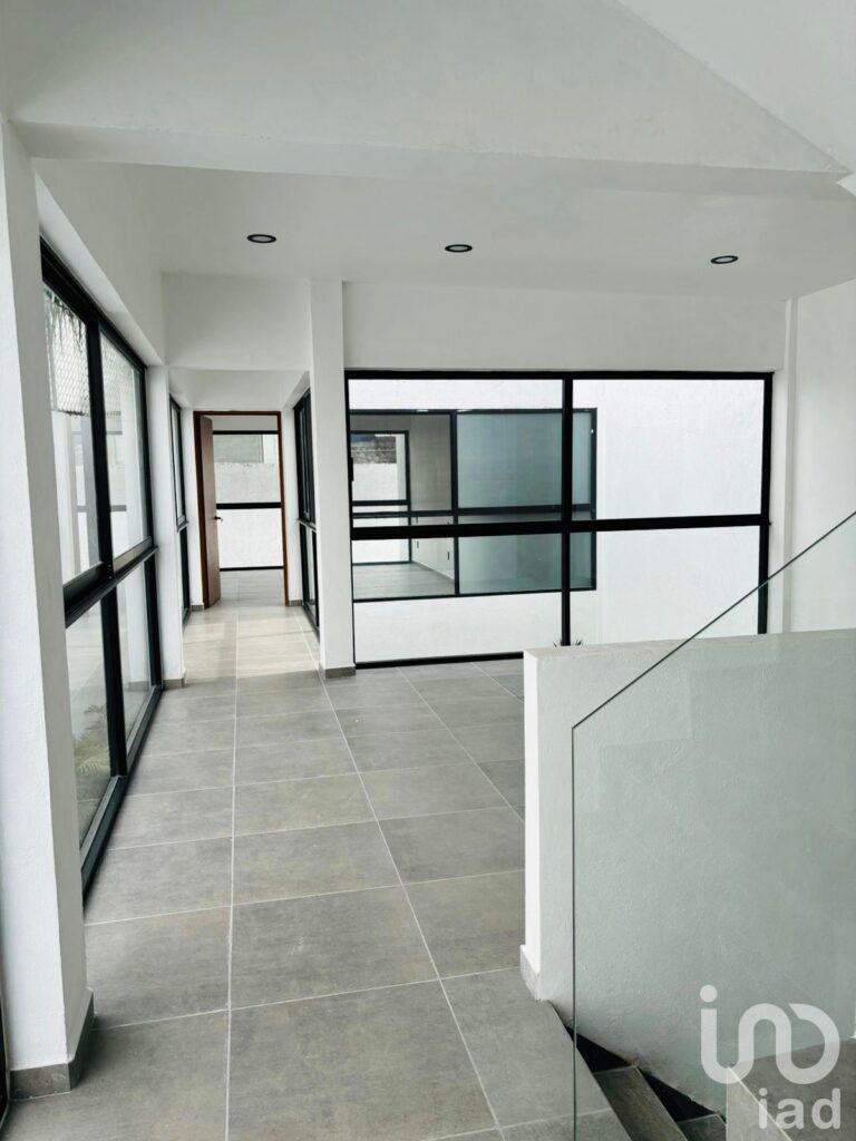 Casa Nueva con Alberca y Jacuzzi, en Fraccionamiento Las Brisas de Cuernavaca