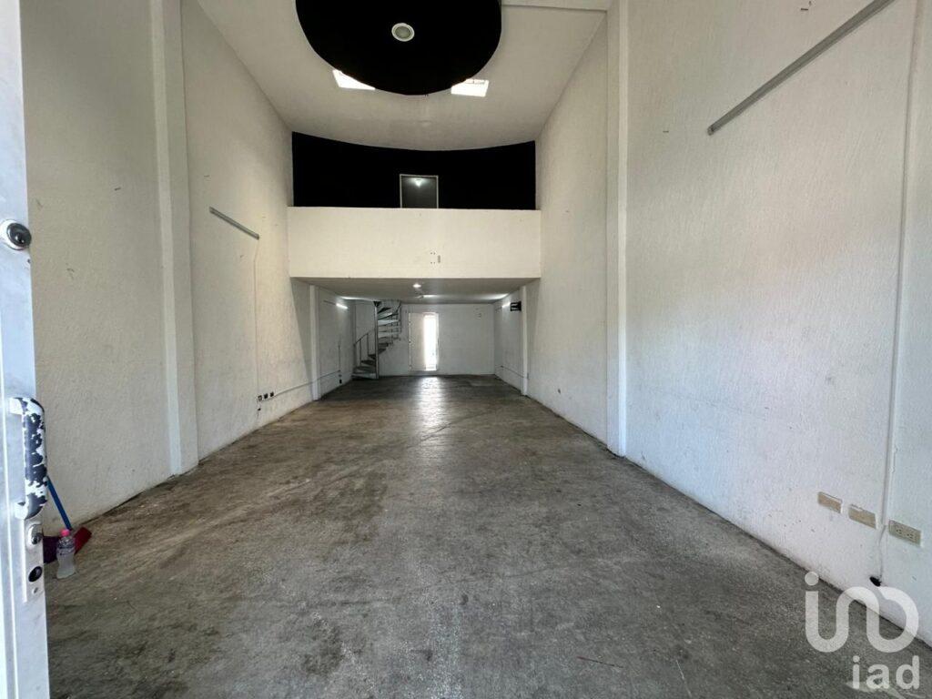 LOCAL EN VENTA JARDINES DEL BOSQUE MAZATLÁN SINALOA