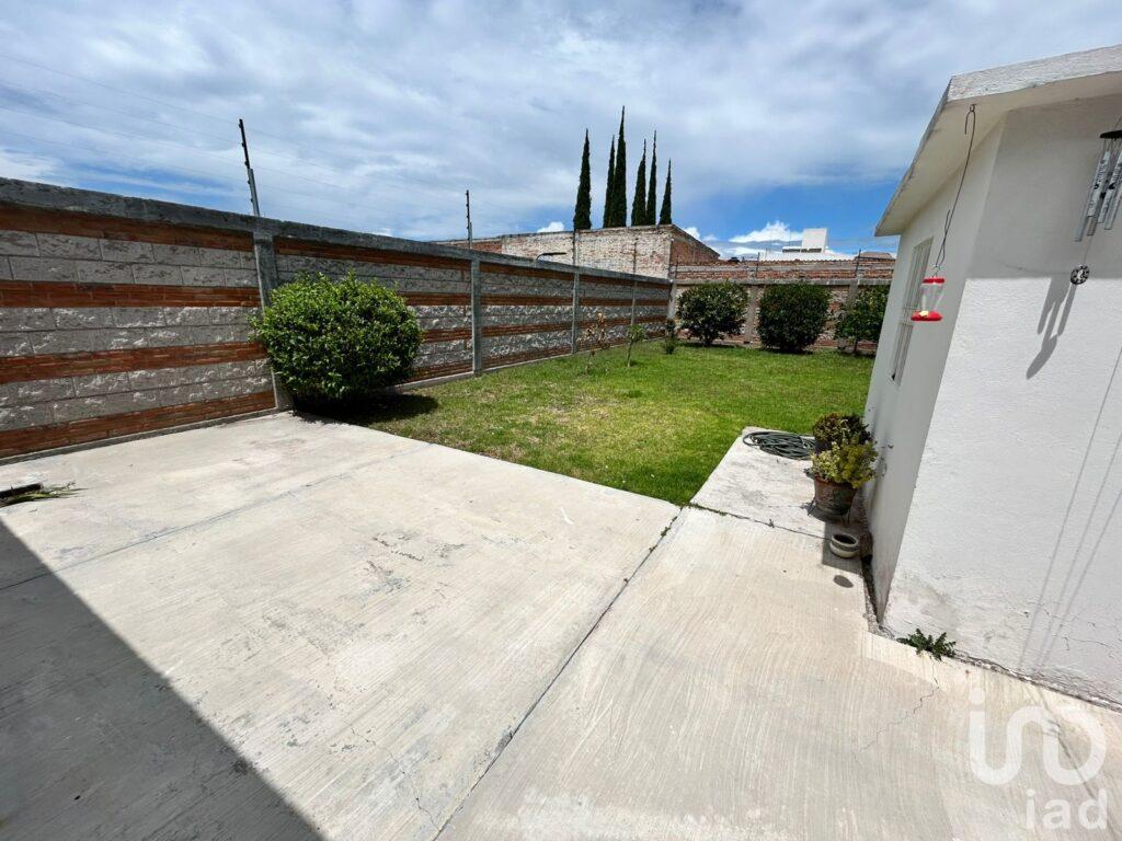 Casa en Venta en Querétaro, San Juan del Río con gran terreno