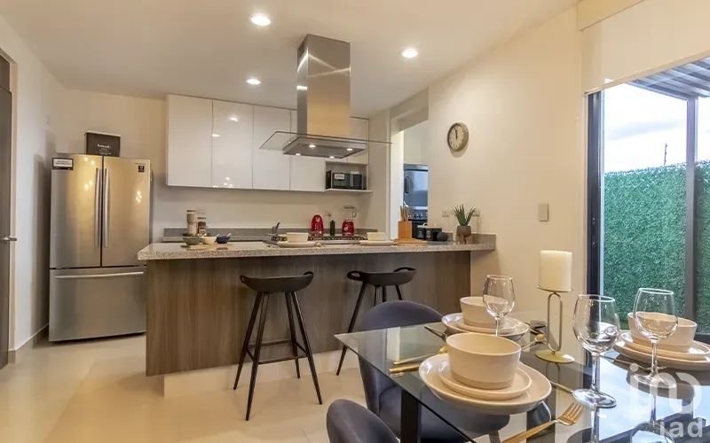 Exclusiva Residencia de 2 niveles dentro de Fraccionamiento en Zibatá, Querétaro