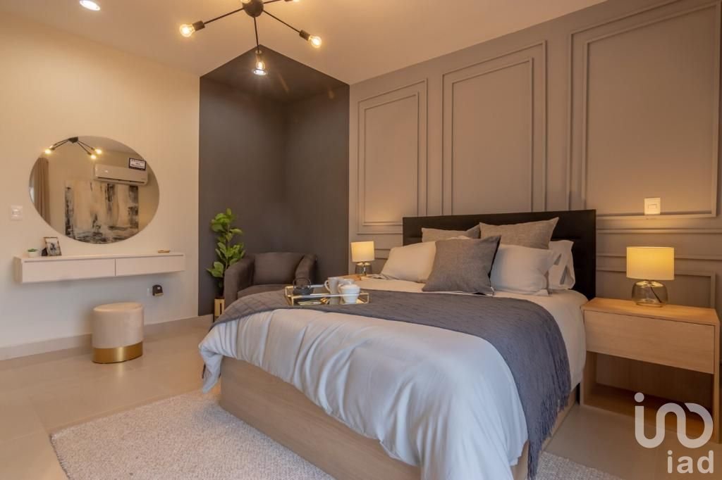 Exclusiva Residencia de 2 niveles dentro de Fraccionamiento en Zibatá, Querétaro