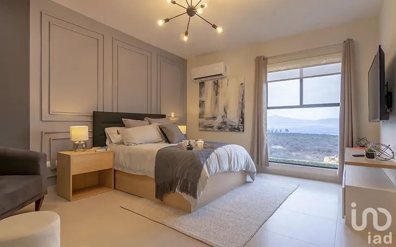 Exclusiva Residencia de 2 niveles dentro de Fraccionamiento en Zibatá, Querétaro