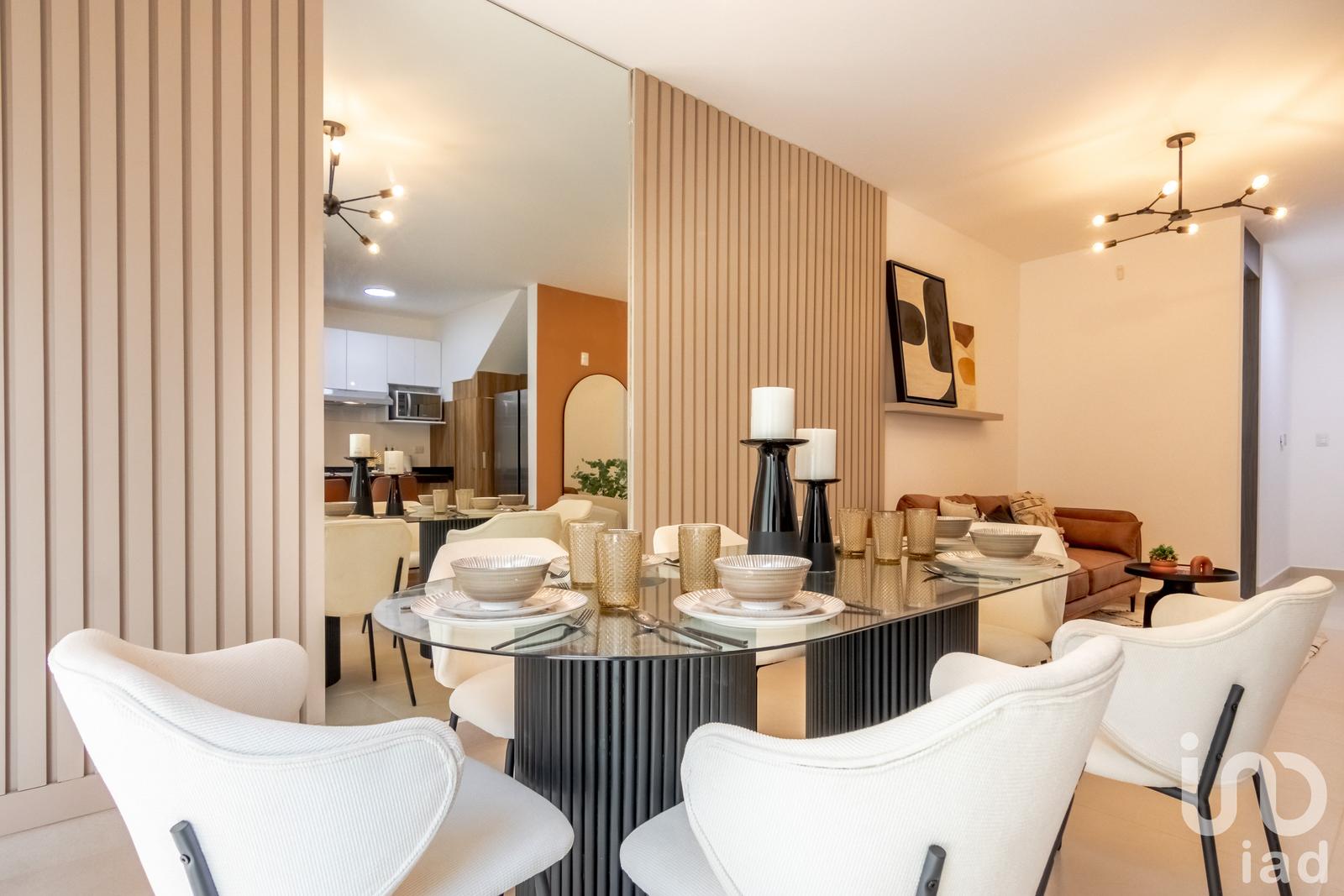 Hermosa Casa Residencial de 2 niveles en Zakia, Querétaro