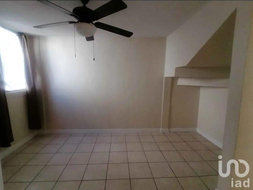 Casa en Venta 2 plantas Zona Aeropuerto cerca de Av. Tecnologico