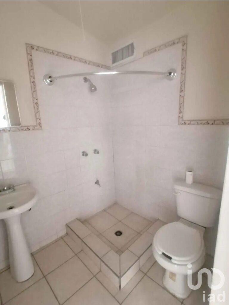 Casa en Venta 2 plantas Zona Aeropuerto cerca de Av. Tecnologico