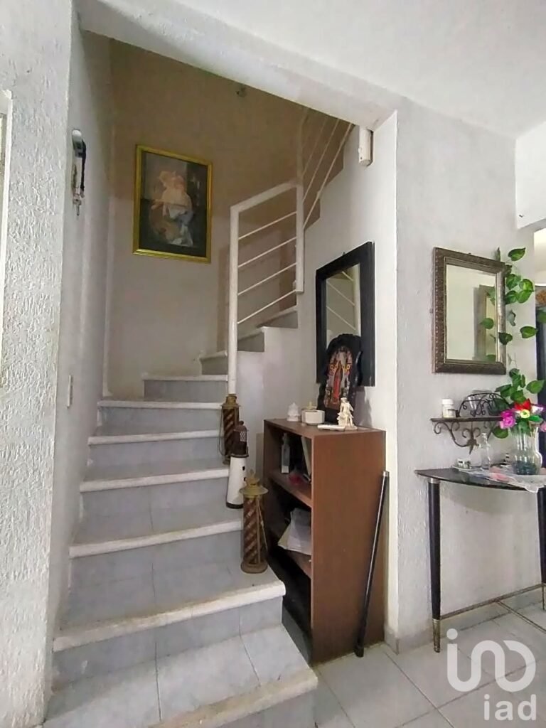 Casa en Venta en Cancún, Sol del Mayab, 3 recamaras una en planta baja