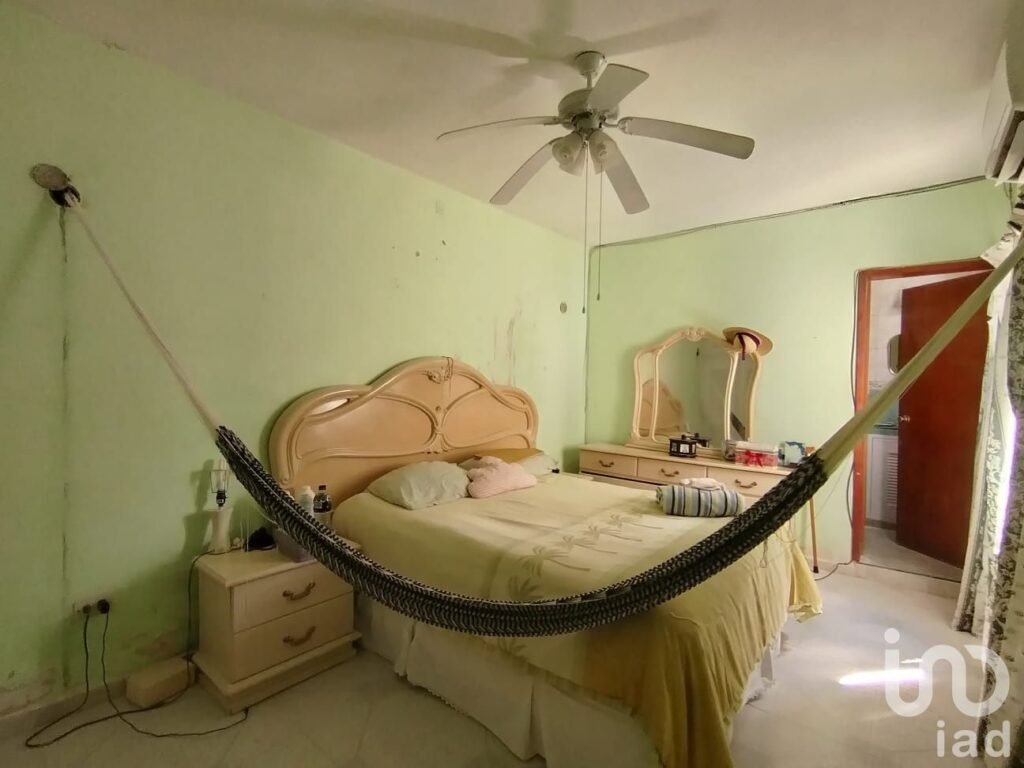 Casa en Venta en Cancún, Sol del Mayab, 3 recamaras una en planta baja