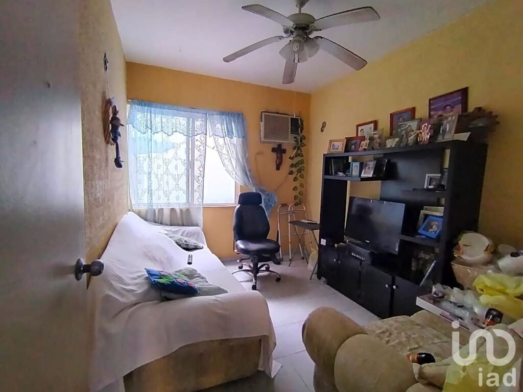 Casa en Venta en Cancún, Sol del Mayab, 3 recamaras una en planta baja