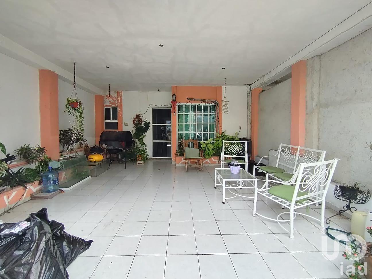 Casa en Venta en Cancún, Sol del Mayab, 3 recamaras una en planta baja