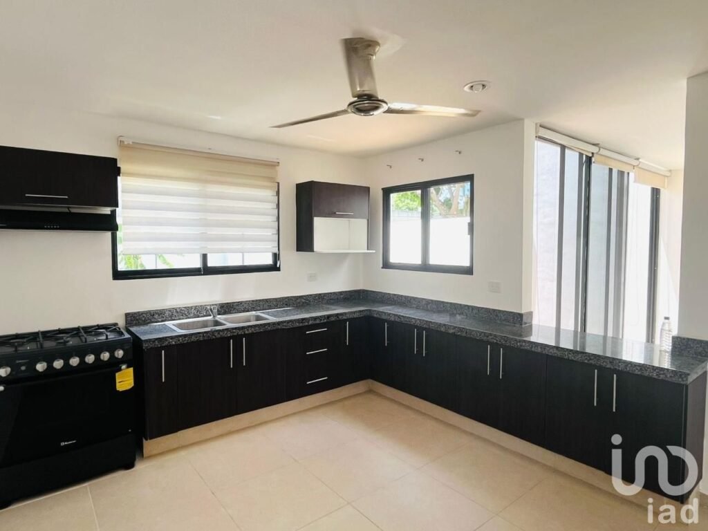 VILLA EN VENTA, PLAYA DE SAN CRISANTO, YUCATAN, PRIVADA CON AMENIDADES Y CLUB DE PLAYA, KOMUNAH