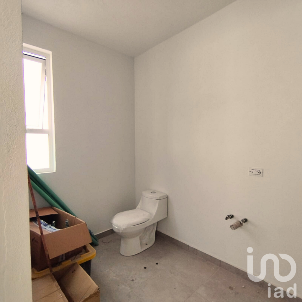 CASA EN HARAS DEL BOSQUE CON RECAMARA EN PLANTA BAJA, JARDIN Y ROOF GARDEN CERCA DEL LAGO PRINCIPAL