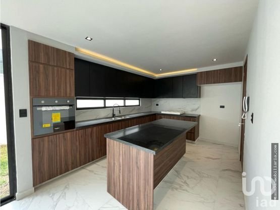 Casa En Venta Recamara En Planta Baja, Lomas De Angelopolis