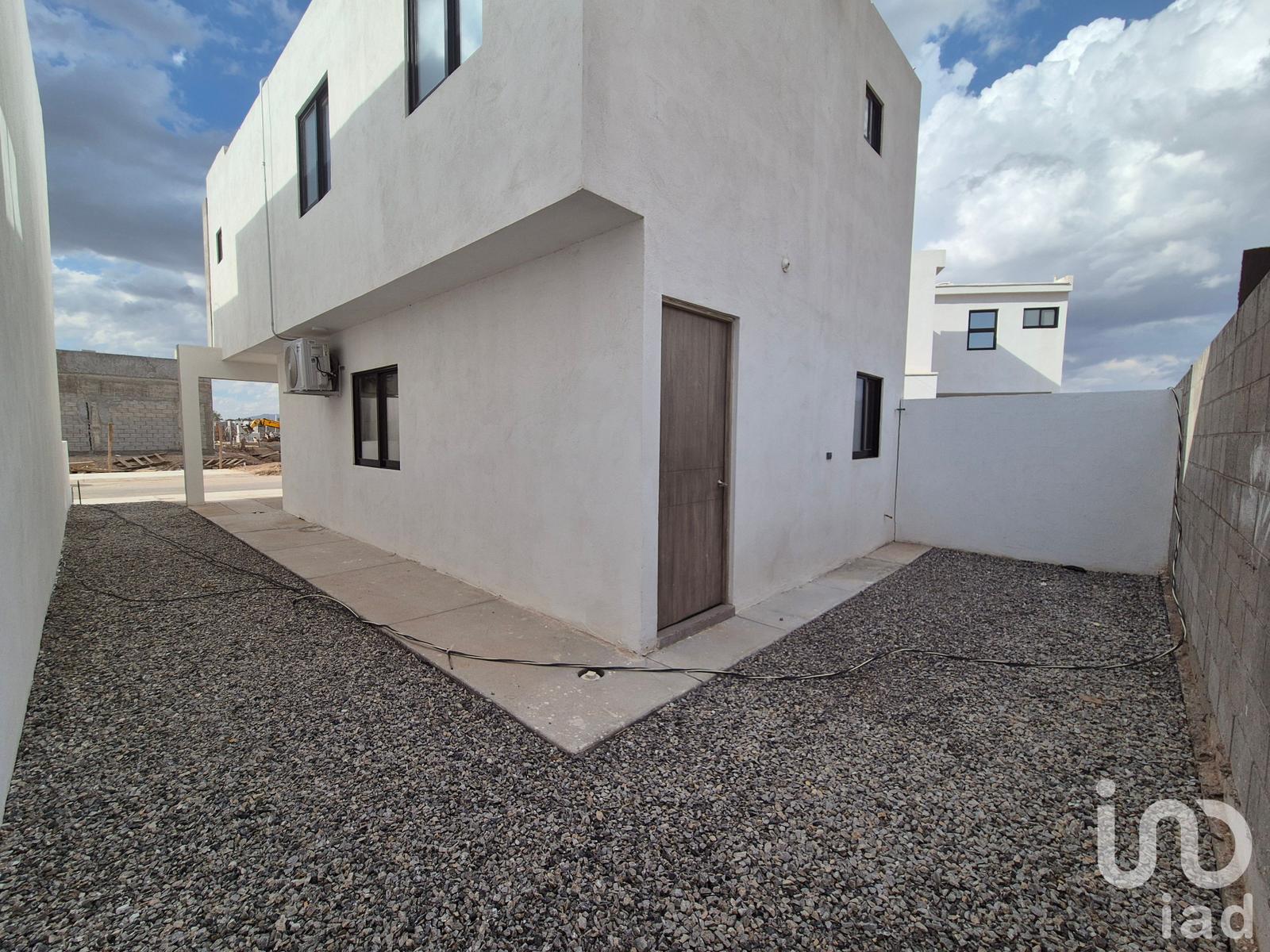 CASA NUEVA NUEVA EN VENTA, EN FRACIONAMIENTO PRIVADO CERCA DEL PUENTE INTERNACIONAL ZARAGOZA