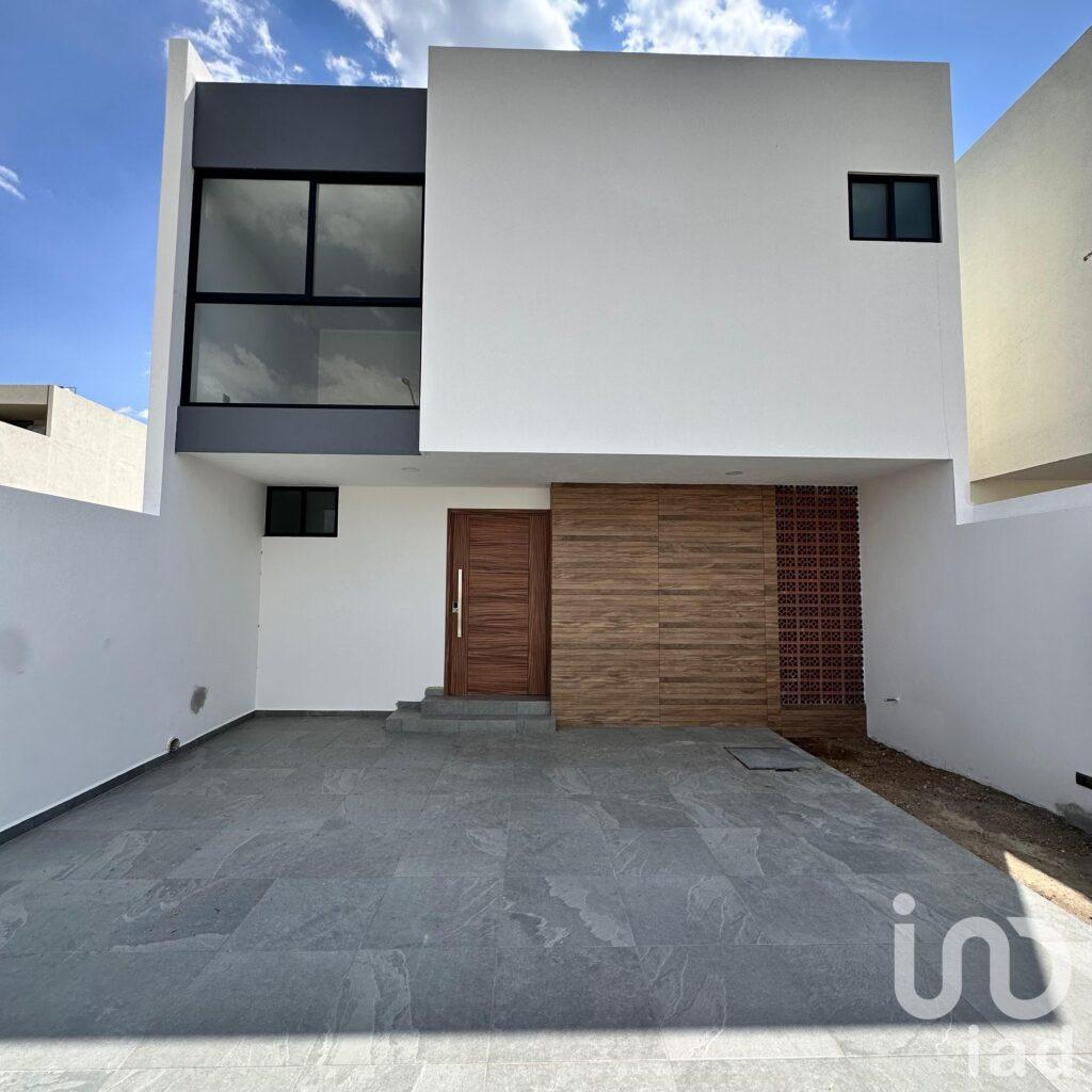 Casa En Venta En San Pedro Cholula, Fraccionamiento Cerrado