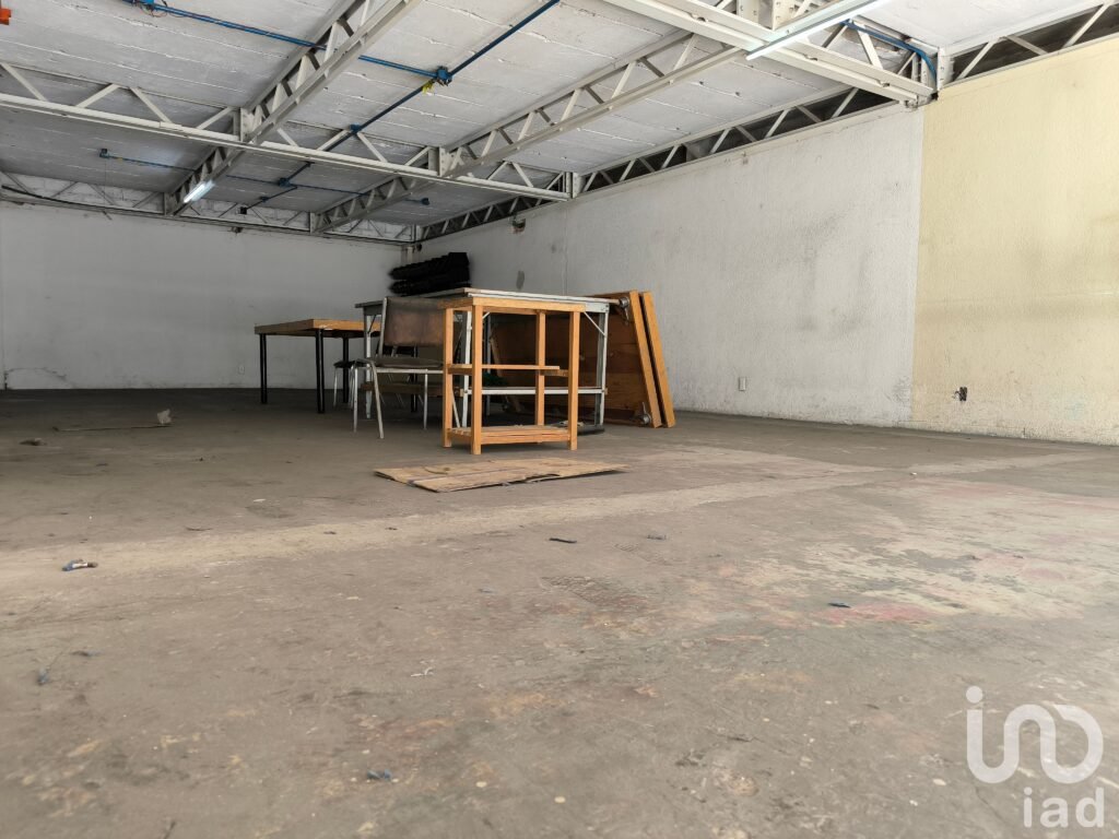 SE RENTA LOCAL EN AV SAN ESTEBAN