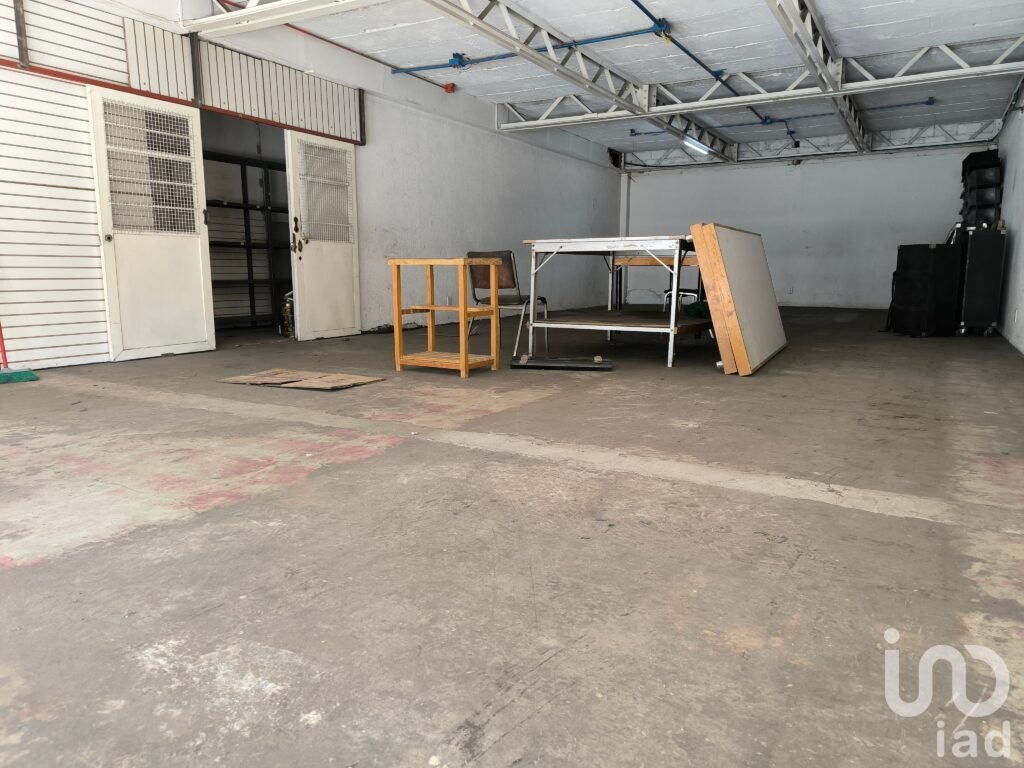 SE RENTA LOCAL EN AV SAN ESTEBAN