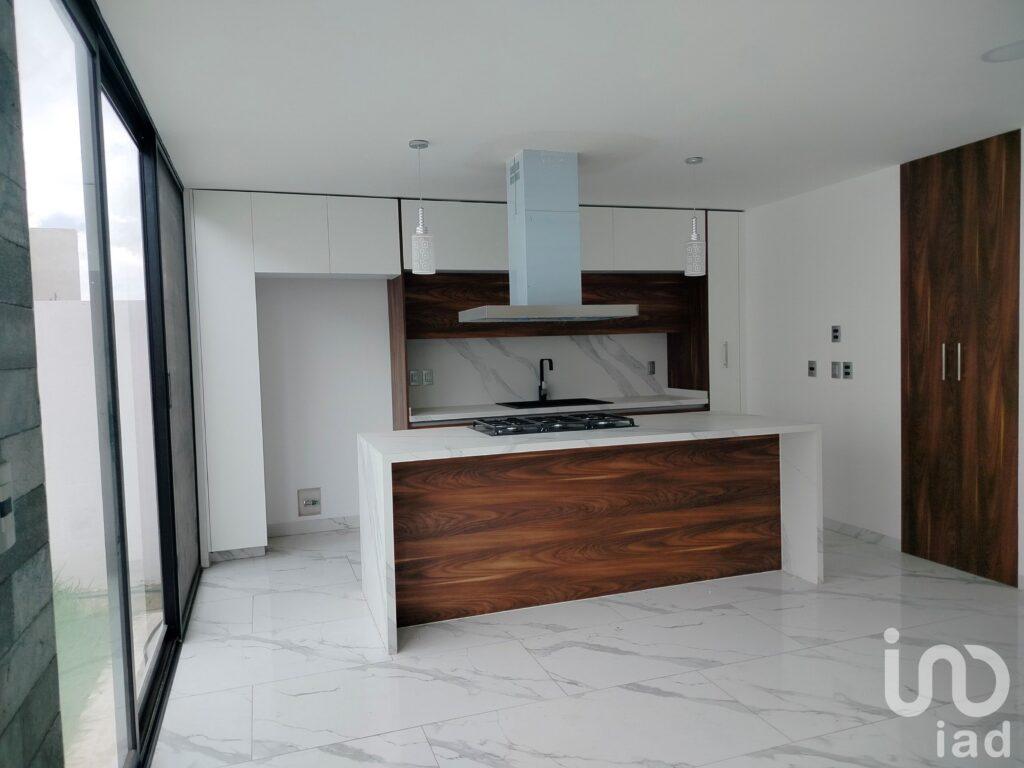 CASA EN VENTA EN SAN ISIDRO JURIQUILLA