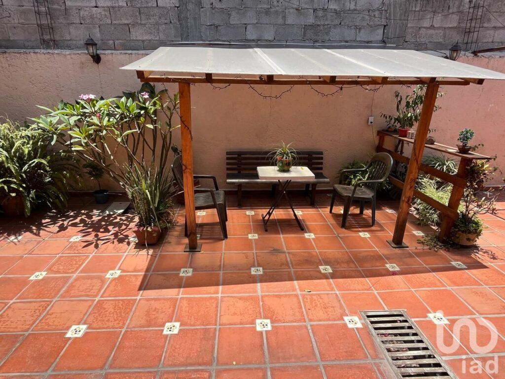 Vivienda de 3 casas en venta sobre la 16 de Septiembre