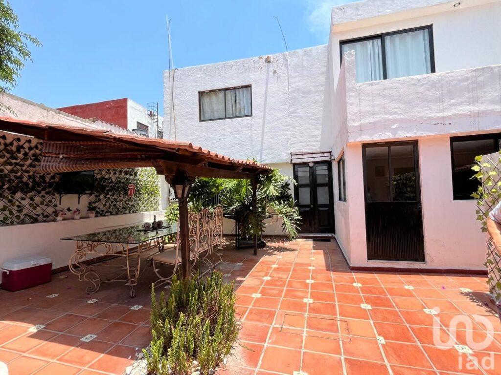 Vivienda de 3 casas en venta sobre la 16 de Septiembre