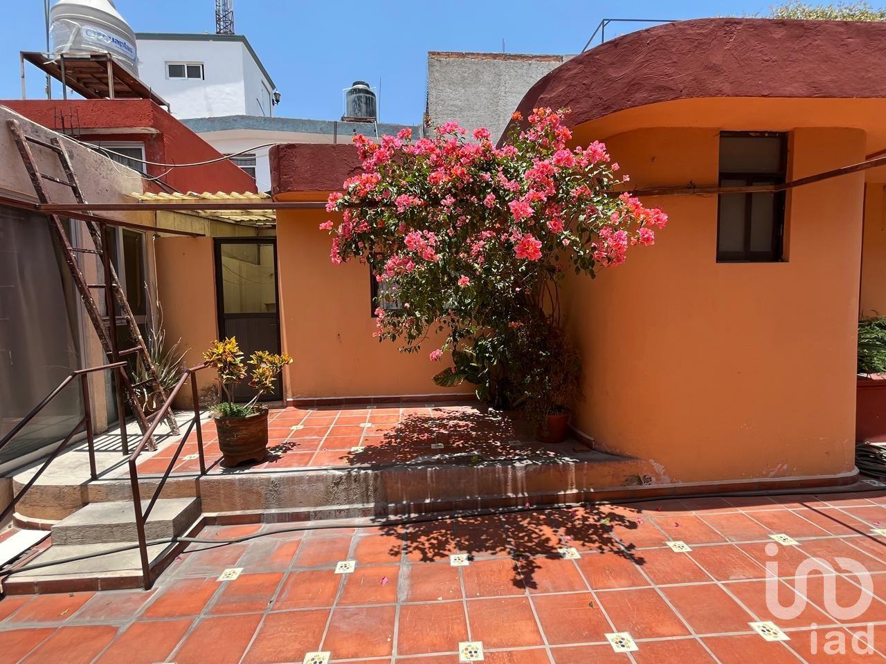 Vivienda de 3 casas en venta sobre la 16 de Septiembre