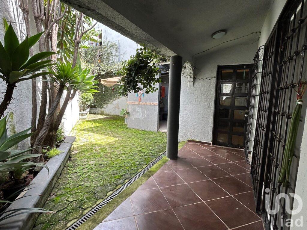 Casa en venta 5 recámaras, roof top jacuzzi en Ahuatepec Cuernavaca