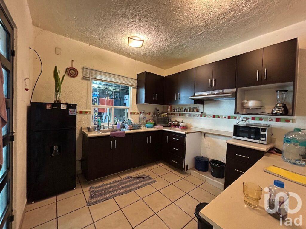 Casa en venta 5 recámaras, roof top jacuzzi en Ahuatepec Cuernavaca