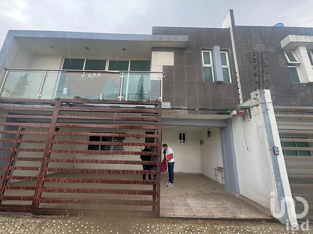 CASA EN VENTA EN CAPULTITLAN, TOLUCA NO ES ULTIMO PRECIO ACEPTA OFERTAS,  DANF 533177