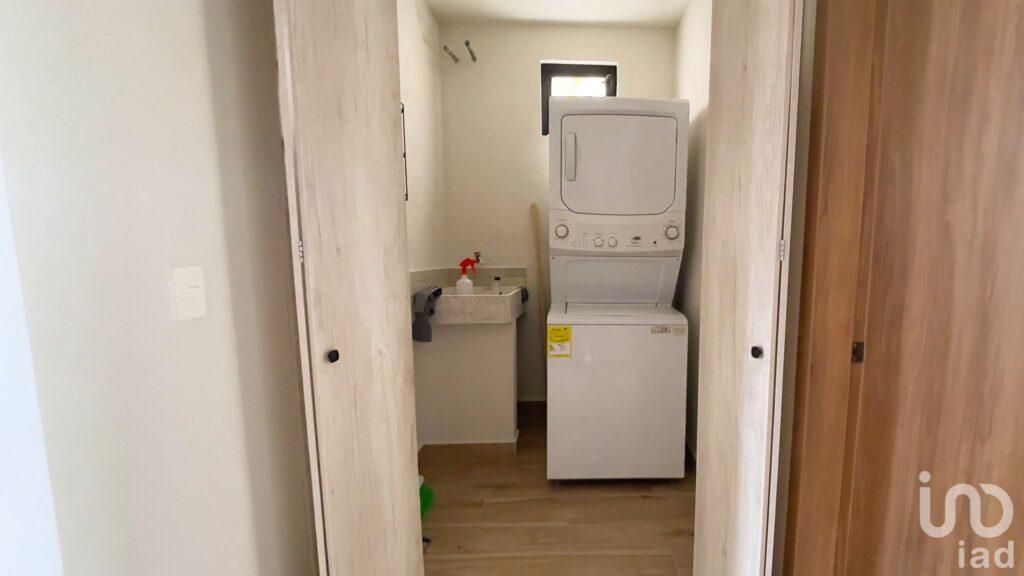 Departamento en planta baja con jardín privado y acabados de lujo cerca de Morrillotla