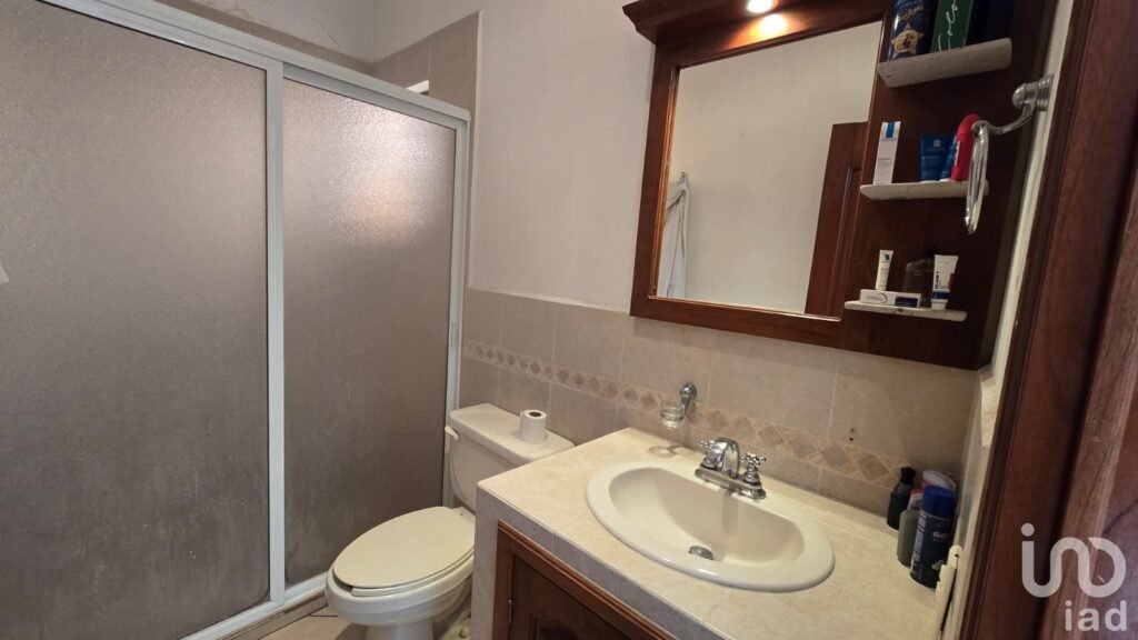 CASA EN ZONA DORADA FRACCIONAMIENTO, PROVINCIAS DEL CANADÁ EN CUERNAVACA. (ESTÁ A LA VENTA)